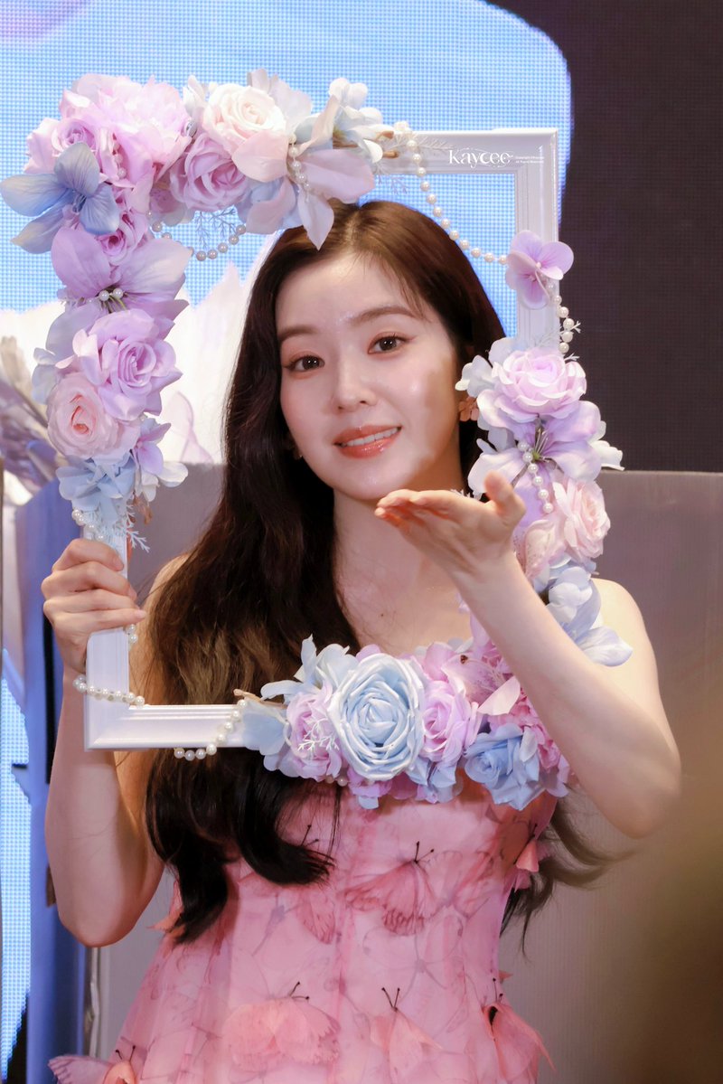 kcvignette's tweet photo. 260711
KMS Fan Sign in Shanghai

#IRENE #아이린 #배주현 #RedVelvet #레드벨벳 https://t.co/hPbvL1aKBk