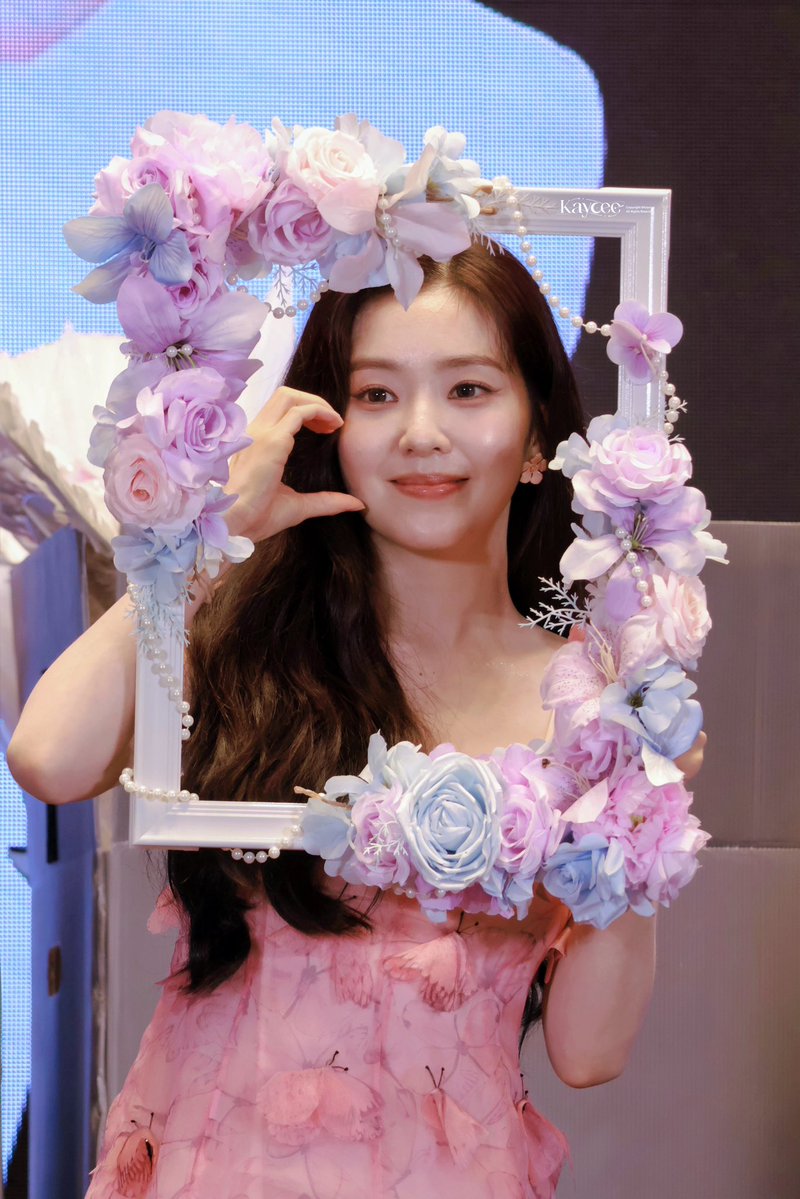 kcvignette's tweet photo. 260711
KMS Fan Sign in Shanghai

#IRENE #아이린 #배주현 #RedVelvet #레드벨벳 https://t.co/hPbvL1aKBk