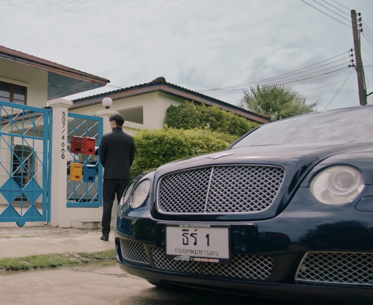 ppstgnnn's tweet photo. The custom number plates 
Thee’s car: THEE 1
Rome’s car: LEE 99
Peach’s car: RAK THEE 1
Family car: THEEPEACH 1

#PeachAndMeSeriesEP1 https://t.co/v9TO3s5JQN