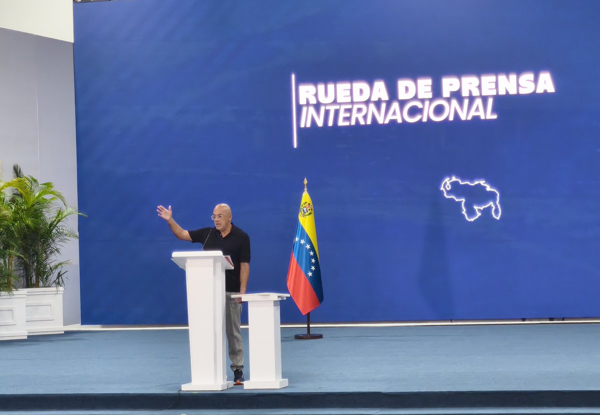 Asamblea_Ven's tweet photo. Al día de hoy, son 856 edificios afectados, siendo 190 edificios colapsados, dejando a 17 mil 907 personas sin viviendas. 

📍Más de 9 mil 766 toneladas de alimentos han sido distribuidos. https://t.co/DUK9pf3kyl