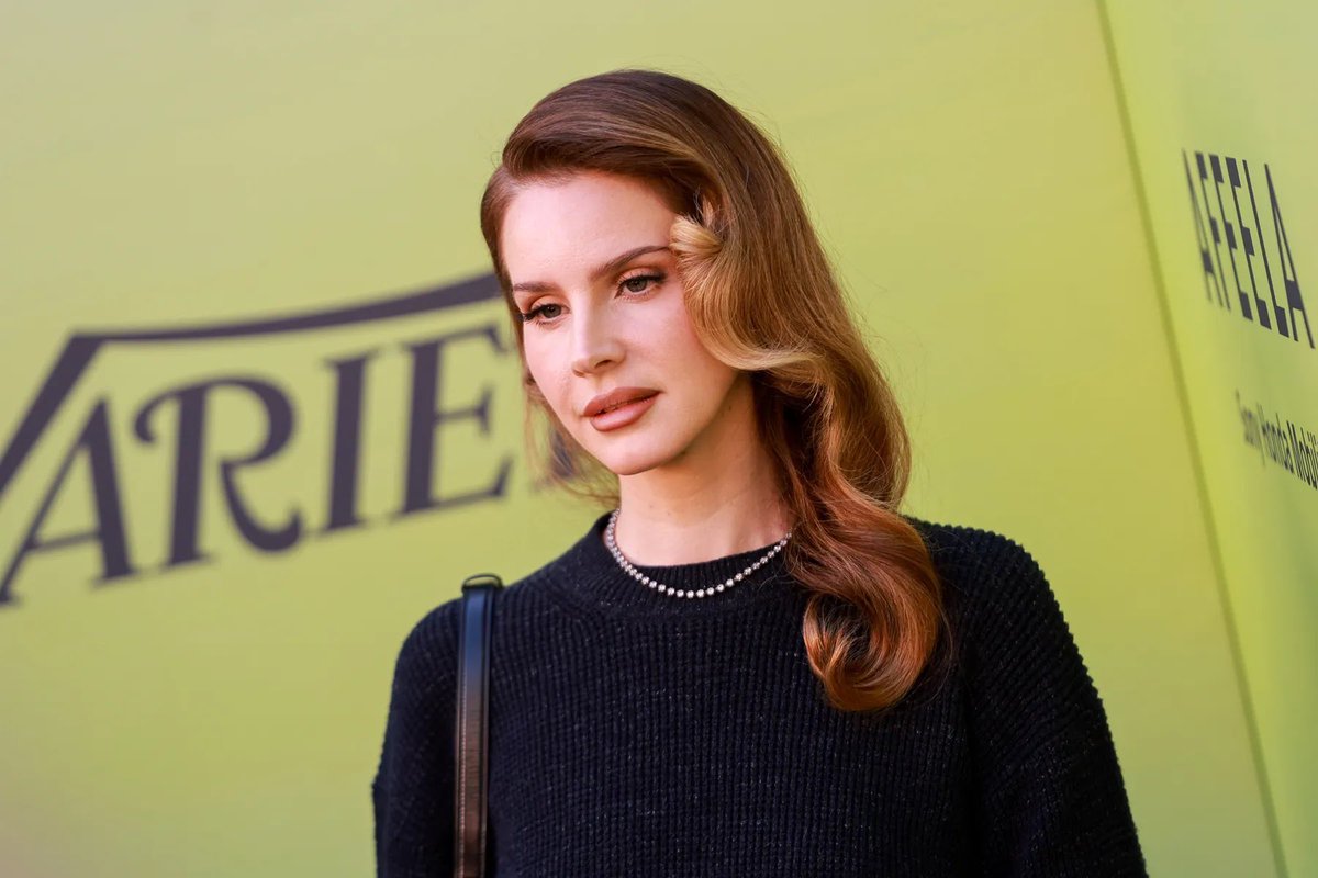 TBNewsFr's tweet photo. 🚩Lana Del Rey : « Je veux que les gens sachent que Jésus est Roi. Je me fiche de la célébrité, je me fiche de l'argent. Ce qui m'importe, c'est la vérité. » https://t.co/AxlDvRASpp