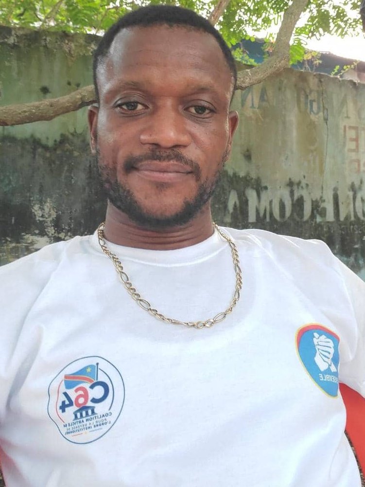 NdjekaSony's tweet photo. La #C_64 impose le jeu sur le terrain. Aujourd’hui, Mbata décrète une marche à la même date que celle annoncée par la #C_64.
Au lieu d’apporter des réponses concrètes aux préoccupations du peuple congolais, l’Union sacrée privilégie la mobilisation de rue. (1) https://t.co/qKdvb8QBwl