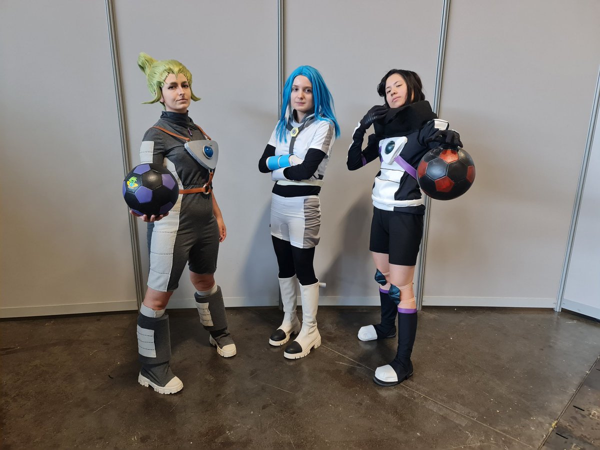 dleez_215e's tweet photo. Ça Inazuma à la Japan Expo ⚡ 👑
#inazumaeleven 
Janus : @yocs_mess 
Bellatrix : @/emeline_amko https://t.co/9xnuyRjjYV