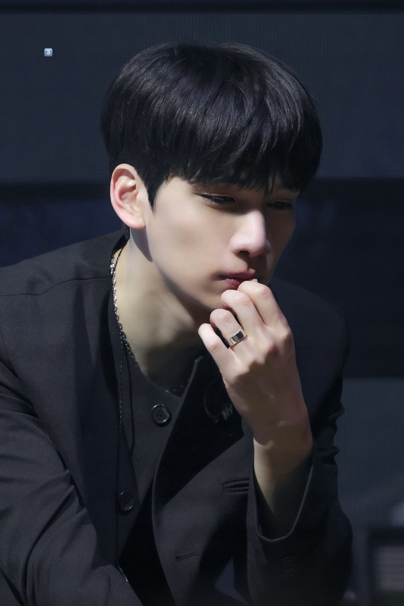 jnoesam's tweet photo. 260711 Some-mer Wave #혁 #한상혁
고민하는 조각상 @HSangHyuk https://t.co/Ue4VU2UzJV