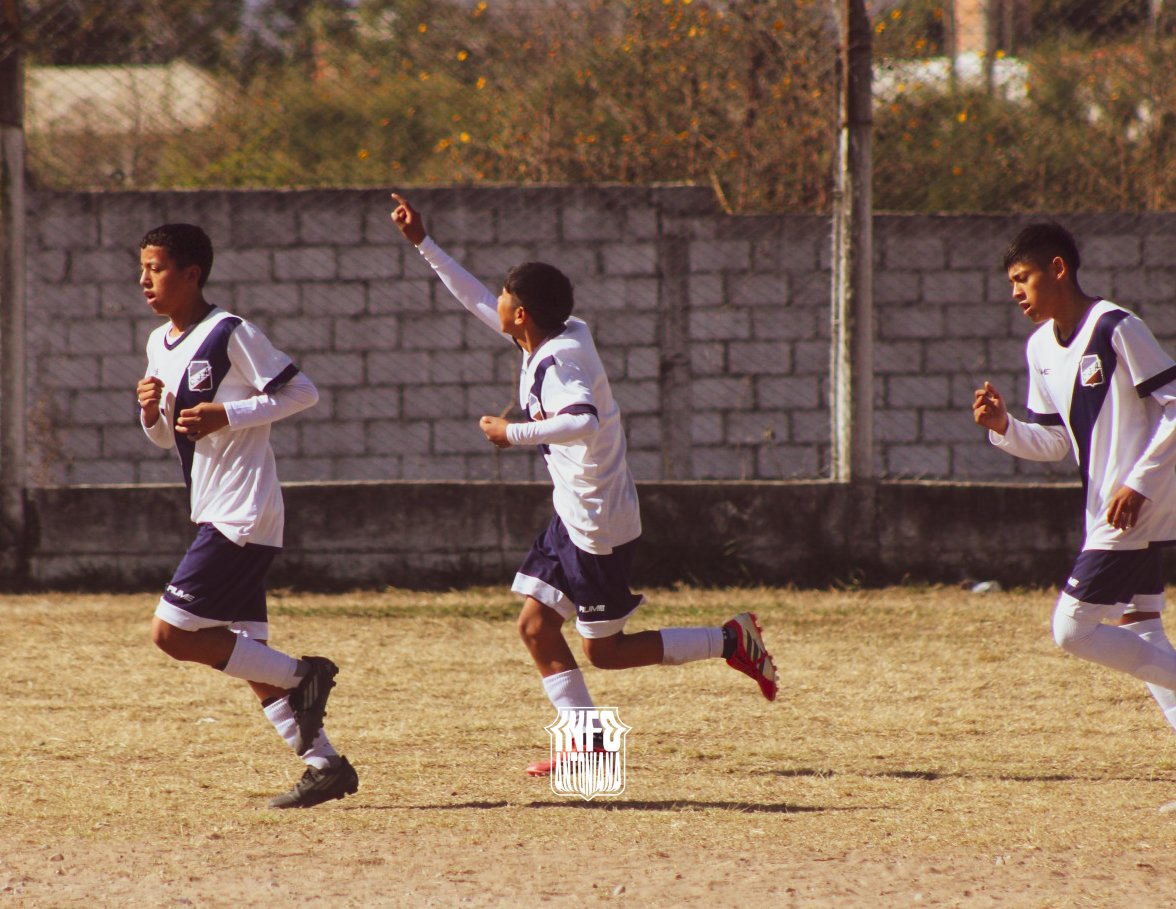 InfoAntoniana's tweet photo. 𝐈𝐍𝐅𝐎𝐃𝐈𝐒𝐂𝐈𝐏𝐋𝐈𝐍𝐀𝐒 📝
🏆 Fase Clasificatorio | Fecha 14
🆚 Pellegrini
Resultados en Cancha Pellegrini
#7ma | 4-2 ✅
⚽ Joaquin Ibañez, Axel Díaz, Tiziano Gutiérrez, Mateo Leiva
#8va: 1-1 🤝
⚽ Martín Vázquez
#9na: 2-2 🤝
⚽ Jorge Montañez, Fabricio Jiménez
#CJA https://t.co/Em0w1rdCZs