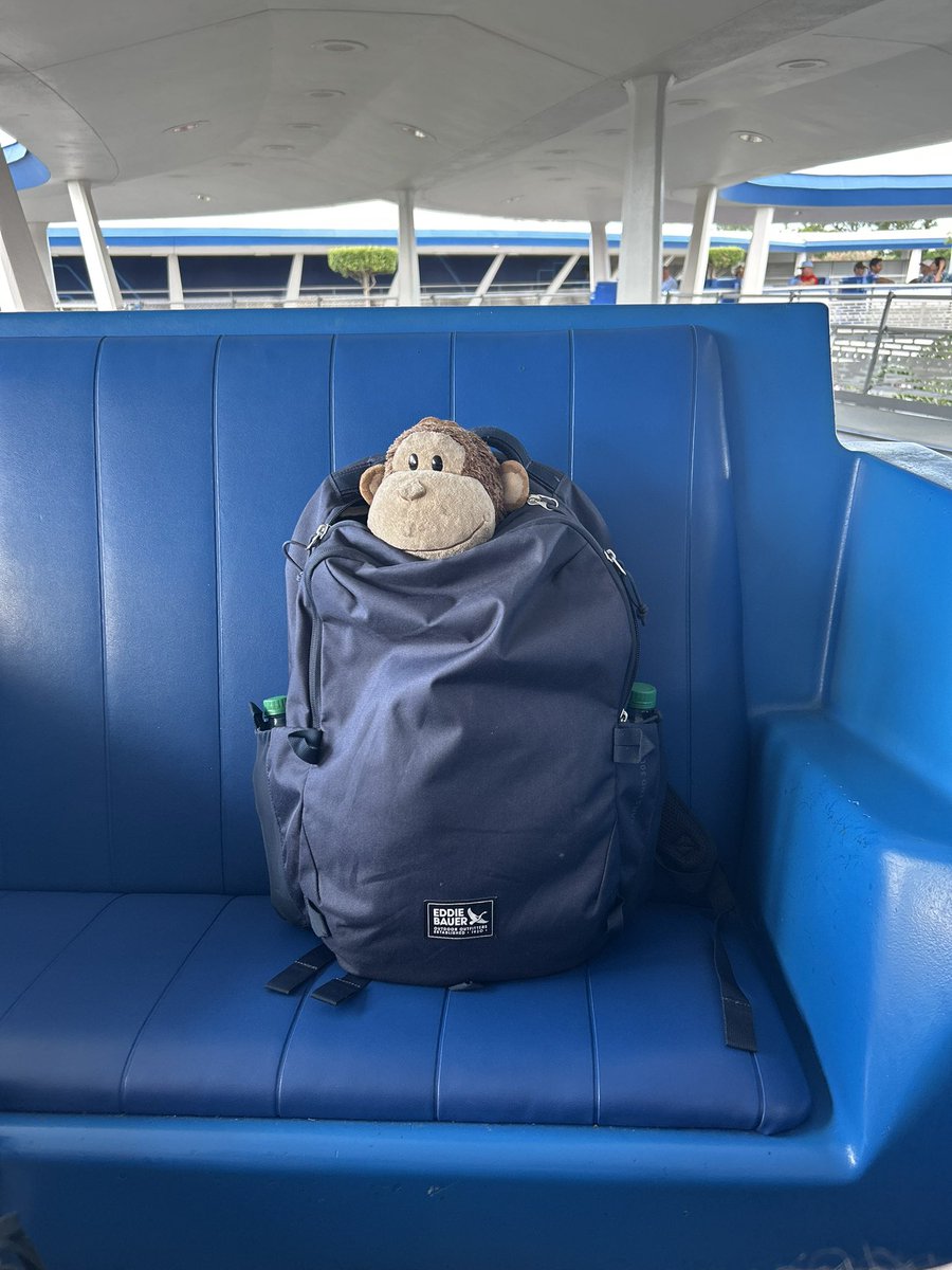 Imfancierthanu's tweet photo. On the people mover https://t.co/6Am5F8yzOH