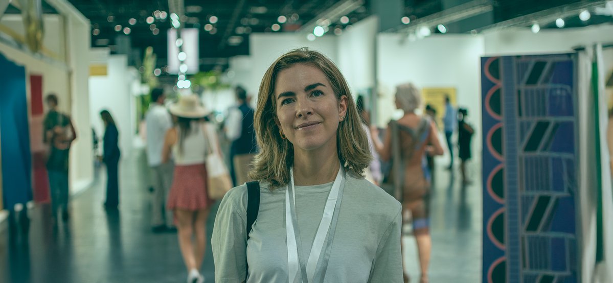 Dalos's tweet photo. For Friends #62 - Ana María

Mindful. Humble. Such a warm-hearted woman.

Her words and lines always make me feel... human.

Took this one in Miami last year during Art Basel, after she did a wonderful poetry reading.

Grateful for our friendship @CaballeroAnaMa 💙