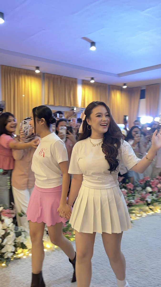 capricewwofc's tweet photo. Happiest birthday, Tala!✨ Wishing you endless happiness, love, and blessings. 

Thank you for always being a wonderful friend to Caprice. May your day be as special as you are! Enjoy your day!

KRYSTAL MEJES TURNS EIGHTEEN
#TALA18DDAY https://t.co/O2K1fwfAPc