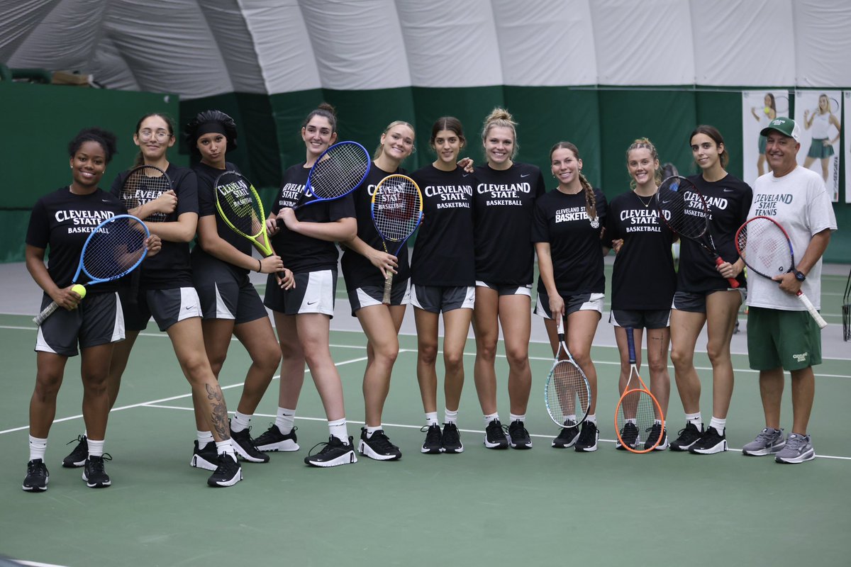 CSU_WBasketball's tweet photo. Traded courts for the day 🎾

Thanks for having us @CoachPolito! https://t.co/JDXOFGpRFZ