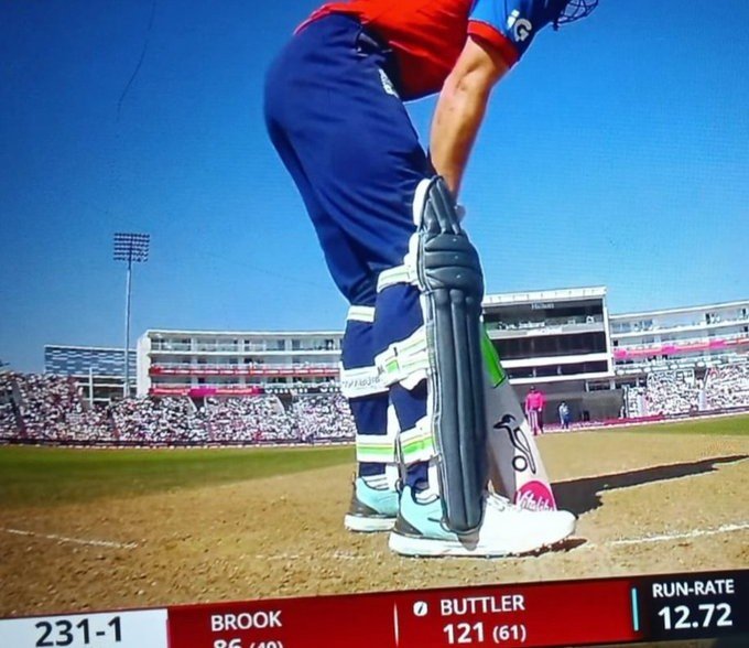 SohelVkf's tweet photo. Slammed BCCI while wearing One8 shoes gifted by Virat Kohli. https://t.co/E2f5nDb75p
