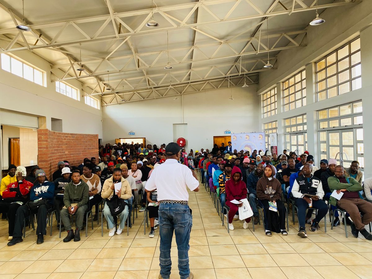 samda_za's tweet photo. The @samda_za Mass Rider Recruitment Drive in Tembisa
@NYDARSA @tvsmotorcompany @Honda
@FNBSA
#SAMDA #YouthEmpowerment #AsipheliMoya #ProtectOurRiders https://t.co/mKcZvP73oD