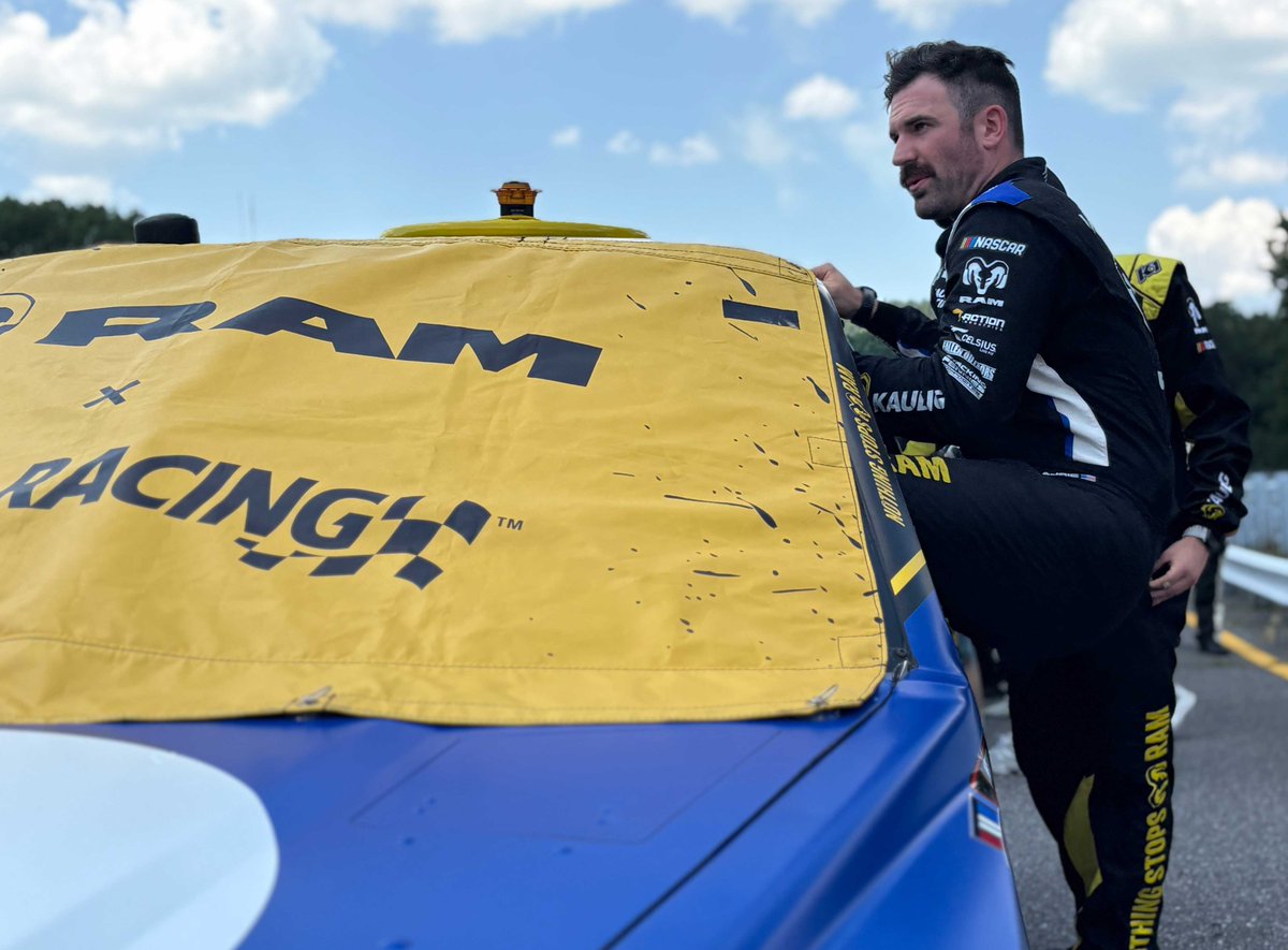zack_albert's tweet photo. Grid shots, @limerockpark. (2/2)

#NASCAR https://t.co/dGutzrRyyD