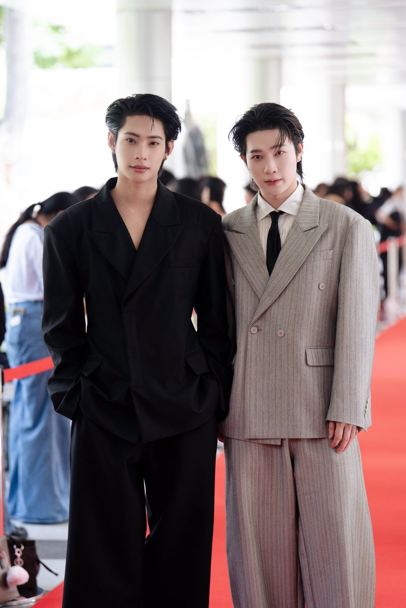 DomundiTV's tweet photo. จบลงไปแล้วสำหรับงานประกาศรางวัลโทรทัศน์ทองคำครั้งที่ 40 🏆

ขอขอบคุณทุกรางวัลจากงานประกาศรางวัลโทรทัศน์ทองคำครั้งที่ 40 ✨

รางวัล ละครองค์ประกอบศิลป์ดีเด่น
🏆 ซีรีส์ เขมจิราต้องรอด Khemjira The Series 

ขอขอบคุณ “งานประกาศรางวัลโทรทัศน์ทองคำครั้งที่ 40” ที่ให้เกียรติ “แม้ก” “ณฐ” “ติวเตอร์” “ยิม” และ “ปัง” ได้มาร่วมเป็นส่วนหนึ่งของงาน และได้มาร่วมเป็นผู้ประกาศรางวัลในงานวันนี้นะคะ

ขอขอบคุณแฟน ๆ ทุกคนที่มาเจอกัน รวมถึงแฟน ๆ ที่ส่งกำลังใจมาให้หนุ่ม ๆ ดูมันดิด้วยนะคะ 🫶🏻✨

#โทรทัศน์ทองคำครั้งที่40