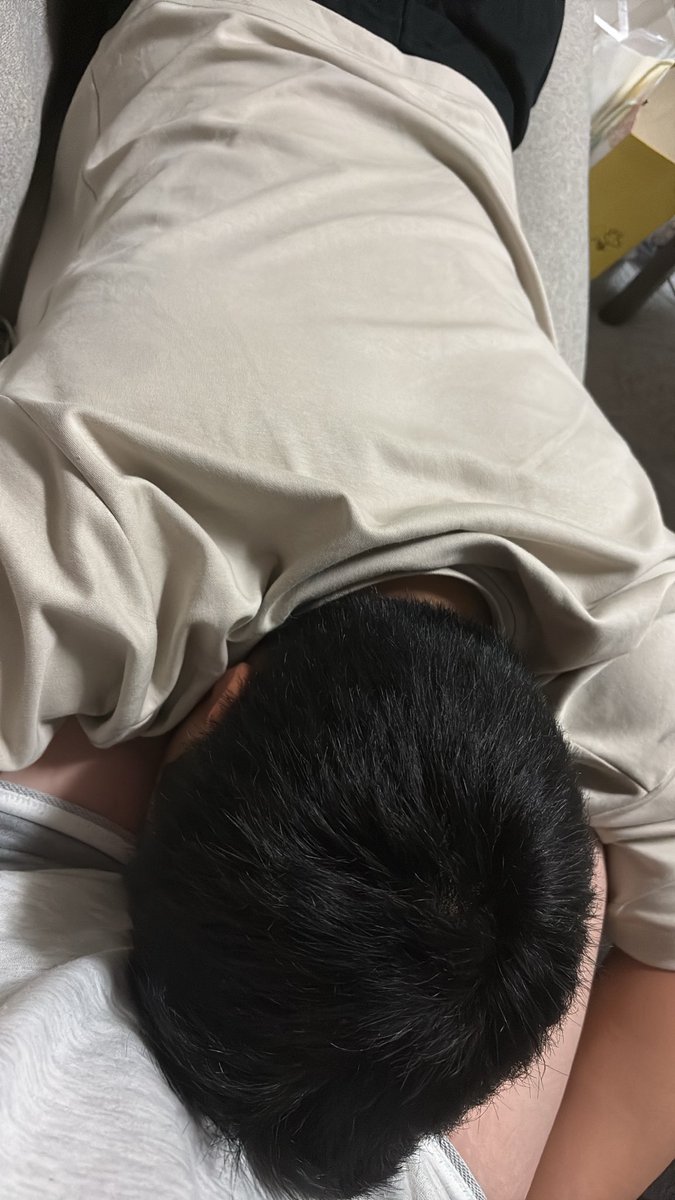 ojyou1614's tweet photo. あのー、パワプロの対戦するって言ってからずーっと待ってるんですけど、起きる予定、ありますでしょうか？

足痺れてきてるしこのまんまだと私は寝れません🦶🏻 ♡

@Xerox___002 https://t.co/B9k5sRpSSj