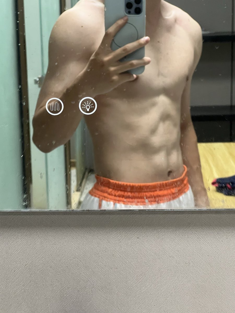 luoyy666's tweet photo. 出了很多汗 现在非常粘人
🫨🫨男生真得健身吧，才能更好的发挥自己的力量（在喜欢的领域） https://t.co/uPO4NXiw7l