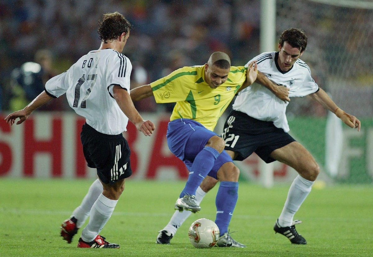 Noitedecopa's tweet photo. 📊🌍 | Maiores seleções da história do futebol, divididas por ESCALÕES, segundo a Inteligência Artificial:

🟩 ESCALÃO 1
🇧🇷 Brasil

🟦 ESCALÃO 2
🇩🇪 Alemanha
🇦🇷 Argentina
🇮🇹 Itália

🟨 ESCALÃO 3
🇫🇷 França
🇺🇾 Uruguai

🟧 ESCALÃO 4
🇪🇸 Espanha
🏴󠁧󠁢󠁥󠁮󠁧󠁿 Inglaterra
🇳🇱 Holanda

🟥 ESCALÃO 5
🇭🇺 Hungria
🇸🇪 Suécia
🇲🇽 México
🇵🇹 Portugal
🇨🇿 República Tcheca (incluindo a Tchecoslováquia)
🇩🇰 Dinamarca

🟪 ESCALÃO 6
🇷🇺 Rússia (incluindo a URSS)
🇷🇸 Sérvia (incluindo a Iugoslávia)
🇭🇷 Croácia
🇧🇪 Bélgica
🇵🇱 Polônia
🇨🇱 Chile
🇵🇾 Paraguai

🟫 ESCALÃO 7
🇨🇴 Colômbia
🇨🇭 Suíça
🇷🇴 Romênia
🇦🇹 Áustria
🇲🇦 Marrocos
🇪🇬 Egito
🇬🇷 Grécia
🇨🇲 Camarões
🇳🇬 Nigéria
🇺🇸 Estados Unidos
🇯🇵 Japão
🇰🇷 Coreia do Sul
🇹🇷 Turquia

⬜ ESCALÃO 8
🇨🇮 Costa do Marfim
🇩🇿 Argélia
🇸🇳 Senegal
🇹🇳 Tunísia
🇪🇨 Equador
🇵🇪 Peru
🇨🇷 Costa Rica
🇮🇪 Irlanda
🇧🇬 Bulgária
🇳🇴 Noruega
🏴󠁧󠁢󠁳󠁣󠁴󠁿 Escócia

🤖 ChatGPT