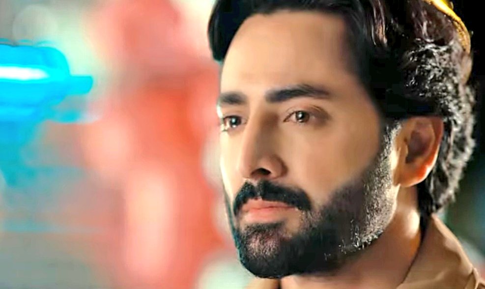 DanishxMajestic's tweet photo. Sayhaan:"Ilham...{ Sayhaan arrived at Elif's house to celebrate Ilham's birthday.}
S:"You live within my silence the way a heartbeat lives inside my heart. I love you."💝{ I think he is saying this dialogue for elif!}

#DanishTaimoor || #HibaBukhari
#Humrahi https://t.co/kh4GkW2I8C