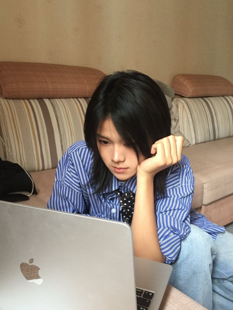yyrefrainxt's tweet photo. 当有一颗细腻的心感受到是幸福还是悲伤#wlw https://t.co/nqRzWDwbwP