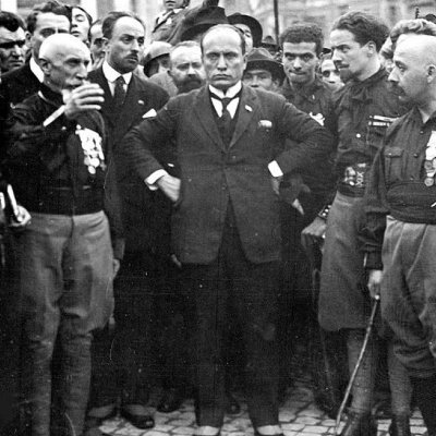 NickTwain55's tweet photo. @baskerville1950 @pbersani Dunque ciò che non è espressamente vietato nella Costituzione è permesso.
In altre parole #vannacci o #larussa o addirittura #neloni potrebbero essere PdR nonostante non neghino le loro radici (che ricordiamo non gelano) https://t.co/xTCpanO7At