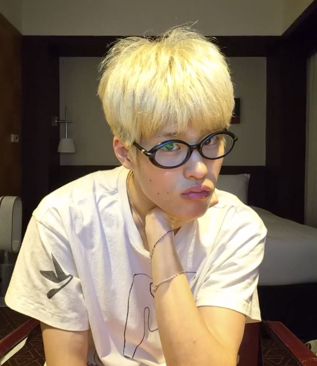 merryabbyboo's tweet photo. 😕

…

จะไม่ง้อเค้าเหรอ?

ง้อไรอะอ้วน..?

พี่หินก็เป็นแบบนี้ตลอด

🤨?

สรุปจะไม่ง้อเค้าแล้วปล่อยเค้างอนจนตายเลยใช่มั้ย?

แล้วเรางอนไรพี่ครับ จู่ ๆ ก็งอน

งอนที่พี่ไม่สนใจเค้า

ตอนไหนครับ

เมื่อกี้ พี่หินหันไปมองอะไรไม่รู้ 1 วิ

อ้วน เอาดี ๆ ครับ

เค้าพูดชัดแล้ว ไม่ง้อก็แล้วแต่😾 https://t.co/D5Pzmdktys