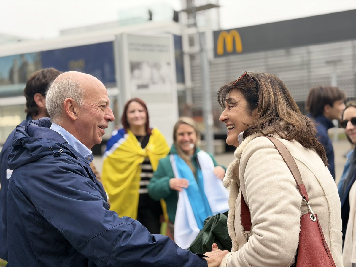 JavierGarcia_Uy's tweet photo. Seguimos ahora en Punta Carretas con los @Jovenes40 

Todos invitando para el 25 de julio en el club cordón. https://t.co/FRmCgHb1iV
