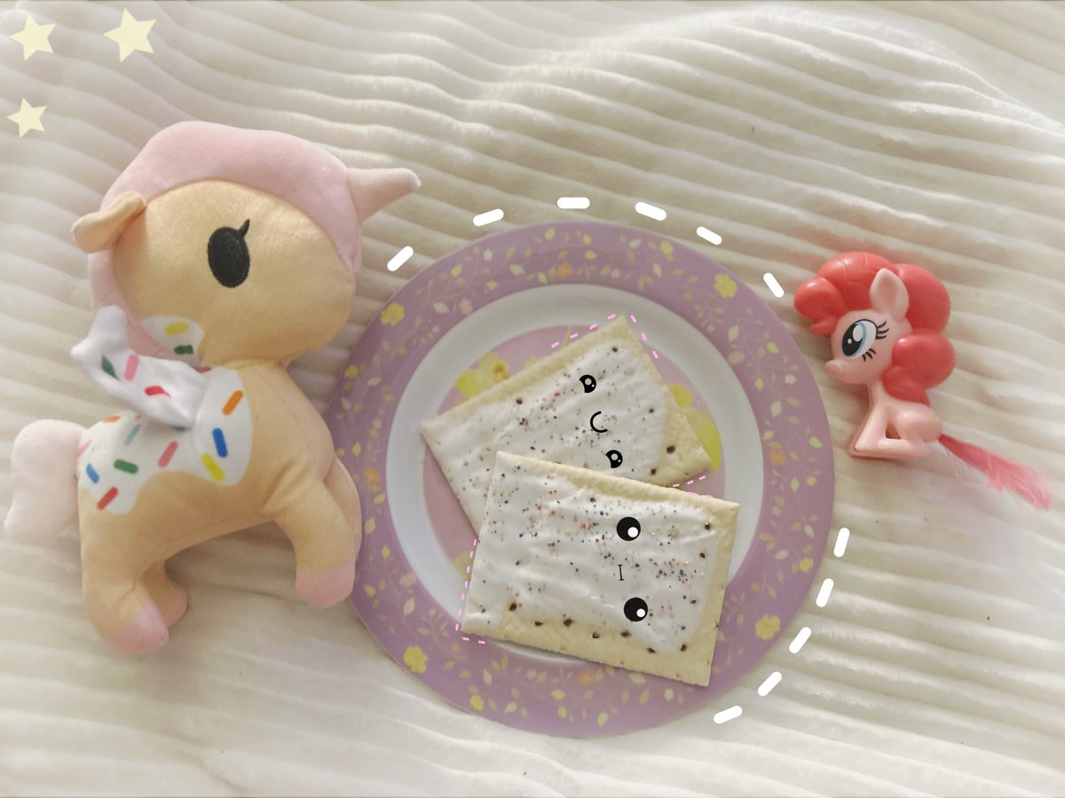 puddinpegasus's tweet photo. 𐔌 poptarts w/ pinkie n sprinkles.ᐟ🧁 https://t.co/KFHOXDE64a
