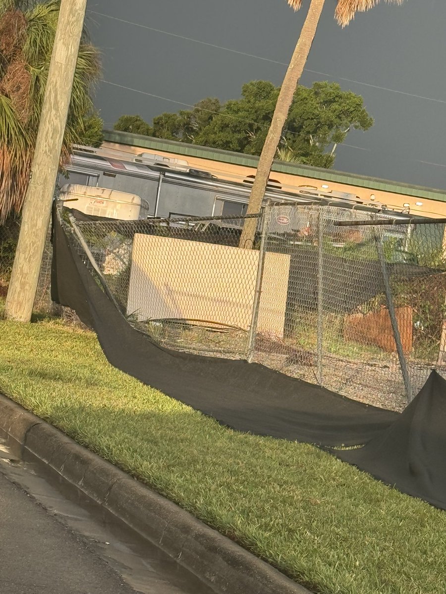 chaser_kin's tweet photo. @accuweather @FLhurricanes1 @mcclureWX @bn9weather @NbergWX @WeatherProf @BenNollWeather @TampaStorm @BackpirchCrew @JimCantore @FLStormChasers_ @PaulFox13 @MattDevittWX @EricBurrisWX @Eweather13 @FloridaTropics1 @ryanhallyall @JordanHallWX @iCyclone @Keely1Connor @blamarre @tropicalupdate @MaxVelocityWX @bn9weather @NWSTampaBay @DaveOFox13 @ReedTimmerUSA @wunderground @MaxVelocityWX @VinceWaelti @NWS @weatherchannel @webberweather @FOX13News @10TampaBay @BobbyWTSP