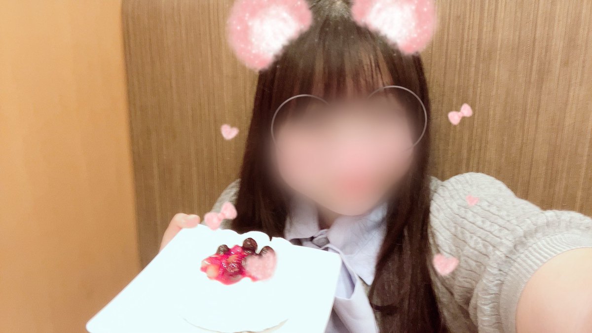 ayati_711's tweet photo. 実話私昨日誕生日でしたっ！
たくさんのお友達にお祝いされて、いふさんともお写真を撮りました🩷🩷🩷
 #いれりす  #誕生日 https://t.co/CcSWFTZnWb