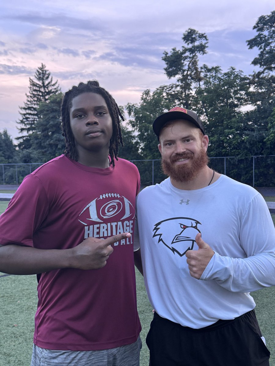 damani_gray's tweet photo. Drill work @SHU_FBALL camp @coachfiegener https://t.co/WOL98dEVlP