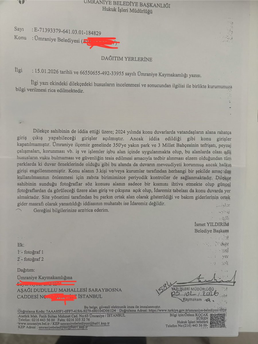Safia25126's tweet photo. Ağa bizimle eğlenir. Aşağı Dudullu’da #SinpaşGökorman apartmanları kendini site gösterip müşteri tavlamak için sizin zabıtayla anlaşıp kamu parkı kapatmış, park tabelasını sökmüş,haberiniz yokmuş gibi davranıyorsunuz. Yaz günü kamu parkına giremiyoruz. E tabii sıcak para tatlı,halk da kim.
