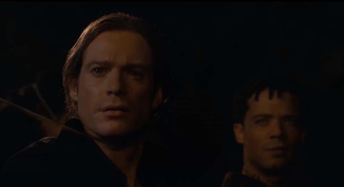 vampyricnature's tweet photo. Armand takes Louis' head off first, so is there a brief second when Lestat felt his heart stop before his own? Or did their hearts synch and stop together in their final moments? #tvlspoilers #tvlmontreal https://t.co/8GB6nTMUHs