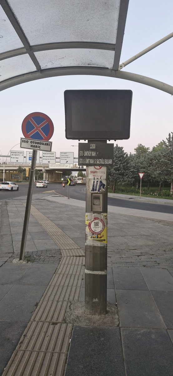 bc24034953's tweet photo. @mansuryavas06 Yillardir bozuk durumda olan umitkoy metrosundaki ekranlar neden calismiyor  yapilan hizmeti bile devam ettiremiyorsunuz heryer pislik icinde hindistan gibi rezil heryer https://t.co/lQT7lADAYG
