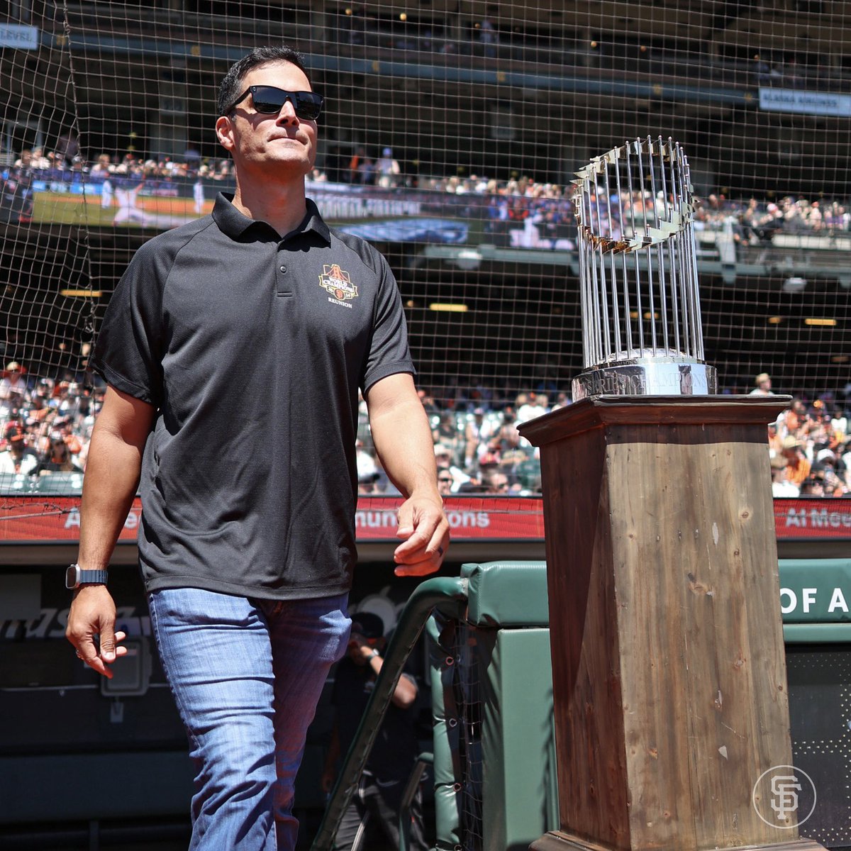 SFGiants's tweet photo. Wishing a very happy birthday to #ForeverGiant, color commentator and Advisor to Baseball Operations, Javier López! 🎁 https://t.co/vP0ZrJz2Sz