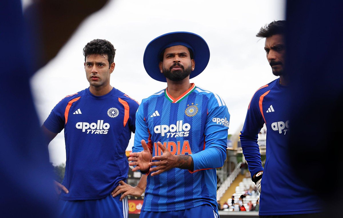 KKRWeRule's tweet photo. Number of matches taken by Captain to loss 6 T20I matches

 7 - Shreyas Iyer

Fastest Ever.....AURA🥶🔥 https://t.co/xaofMIAGKz