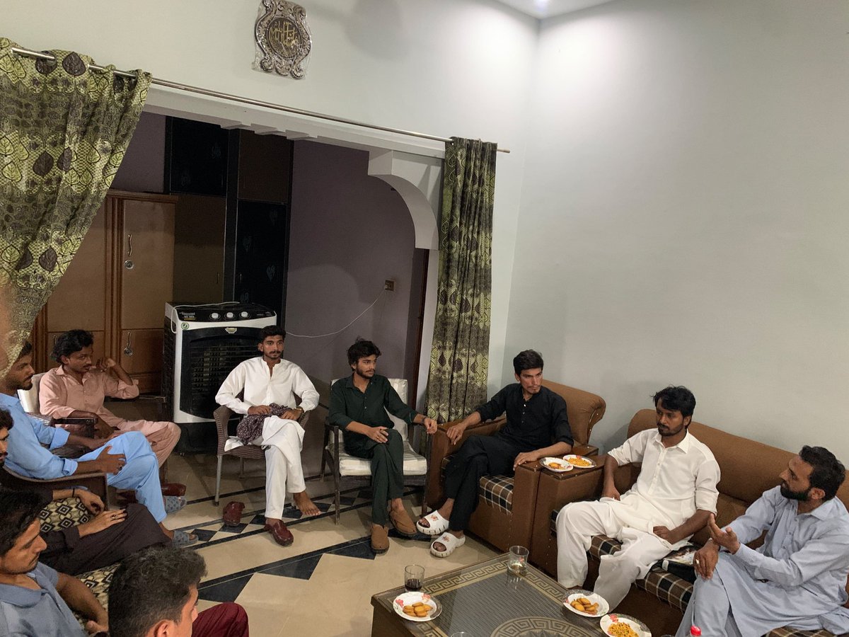 AdnanLiaqatRaj1's tweet photo. عوام راج تحریک عبدالحکیم کی جانب سے ایک اہم میٹنگ کاانعقاد کیا گیاجس میں مختلف اُمور، تحریک کےمنشور اور علاقائی مسائل پر تفصیلی گفتگو ہوئی اور اقراربھائی کی خانیوال آمد  بارے بات ہوئی
اب مڈل کلاس نوجوان چہرے نہیں بلکہ نظام کی تبدیلی کے لیے خود میدانِ عمل میں آ رہے ہیں
💚🇵🇰❤️ https://t.co/PGeDBjOGvf