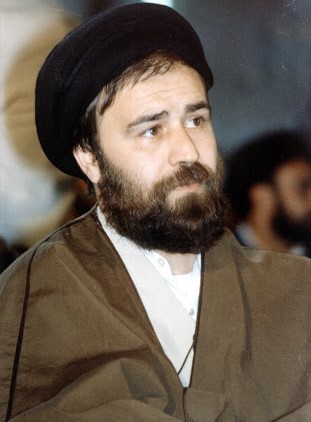 arysta37's tweet photo. @ma_tabaa کار خدا رو ببین 
چهره اش شبیه آن زمانی است که پدرش رفت (فرستادنش)  اون دنیا ❤❤❤❤ https://t.co/0bkZUH7DHt