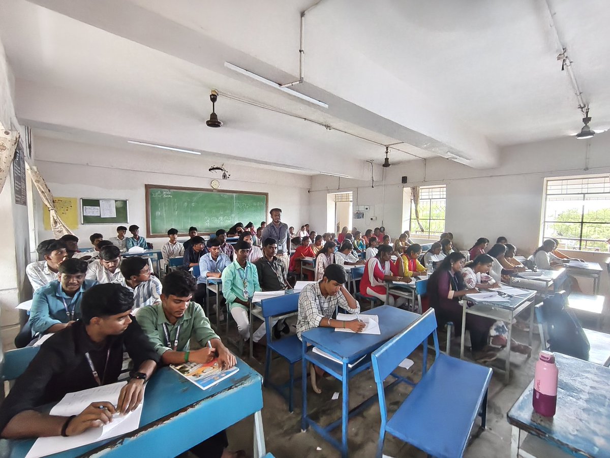 mpnmjec's tweet photo. 10.07.2026 MPNMJ Engineering College Name : GOWRI SHANKAR
Subject: SYLLOGISM, DIRECTION AND CRITICAL REASONING 
DEPARTMENT: ECE EE II year https://t.co/jlXuR13gAk