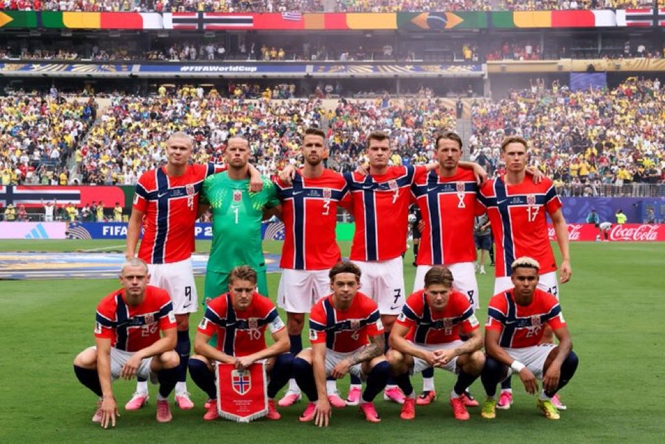 jylgallou's tweet photo. La Norvège : 5 millions d’habitants. Un binational américain et un métis de Gambien mais pour le reste Une équipe Norvégo-norvégienne de Vikings. Bref c’est une authentique équipe nationale et ils sont en quart de finale! Souhaitons leur plein succès face aux « anglais » https://t.co/BuYQJeVe10