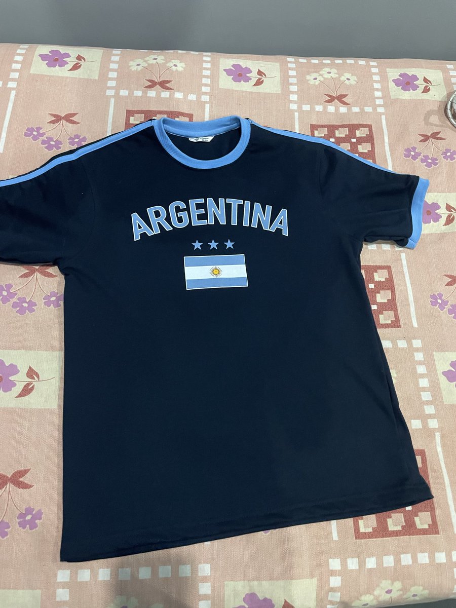 NathNillim's tweet photo. Bought an official #FIFA #Argentina merchandise T-shirt from #RelianceTrends Tezpur for ₹600 Wore it just once, and the print is already peeling off For ₹600,I expected much better quality. This is really disappointing Please improve your product quality
@RIL_Updates @AJIOLife https://t.co/uU8KCE3Wa1