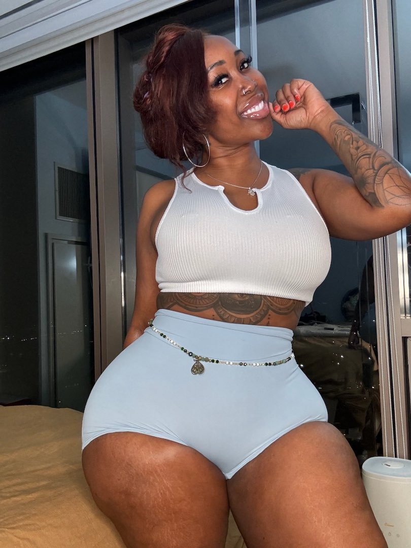 zmmnaor's tweet photo. DM if you want me 😘 https://t.co/ShfIMdrMHb