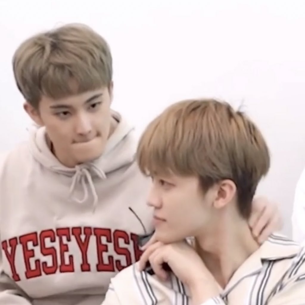 minyeolny's tweet photo. ชีน่ารักมากกกกกกกกอ่ะ อยากตามหนุ่มนั่นกลับมาบีบแก้มชีอีก https://t.co/cgmJU1NYAe
