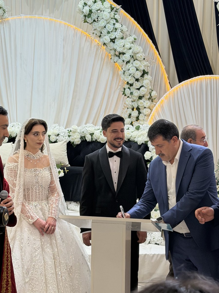 MehmetEkinci63's tweet photo. Söğüt ve Kubat ailelerinin kıymetli evlatları Sibel ve Ahmet çiftinin düğün törenine katılım sağlayarak nikah akitlerine şahitlik ettik. Kurulan bu güzel yuvanın her iki aileye de hayırlar getirmesini temenni eder, genç çiftimize iki cihan saadeti dilerim. https://t.co/RND8jPz2Q6