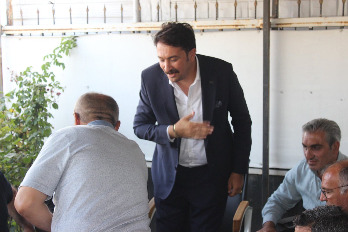 izzetcobann's tweet photo. Doğal kaynakları ve doğayı koruyarak, karbon ayak izini azaltan ve ülke ekonomisine ciddi katkıda bulunan Hurdacı esnafıyla bir araya gelmek bizler için çok önemli ve değerliydi. Sayın başkan A. Hadi KAVAL ve yönetiminin samimi ev sahiplikleri bizi onurlandırdı. Misafirpervelikleri, doğaya ve ülke ekonomisine katkıları sebebiyle başkan ve yönetimi nezdinde tüm hurdacı esnafına teşekkür ederim.