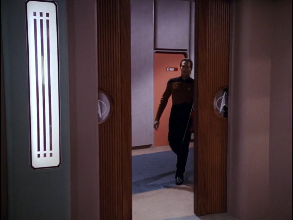 DataTNG1987's tweet photo. 𝗧𝗡𝗚: 𝗧𝗵𝗲 𝗘𝗻𝘀𝗶𝗴𝗻𝘀 𝗼𝗳 𝗖𝗼𝗺𝗺𝗮𝗻𝗱 (3x02) #2
𝗔𝗶𝗿 𝗱𝗮𝘁𝗲: Oᴄᴛ. 2ɴᴅ, 1989
#DailyDoseOfData #BrentSpiner #DailyTrek #STTNG #StarTrekTNG #TNG #AllStarTrek #80sScifi #AllScifi #StarTrekTheNextGeneration #ScifiTV #AI #TheEnsignsofCommand #StarTrek https://t.co/SaS0wsoWSq