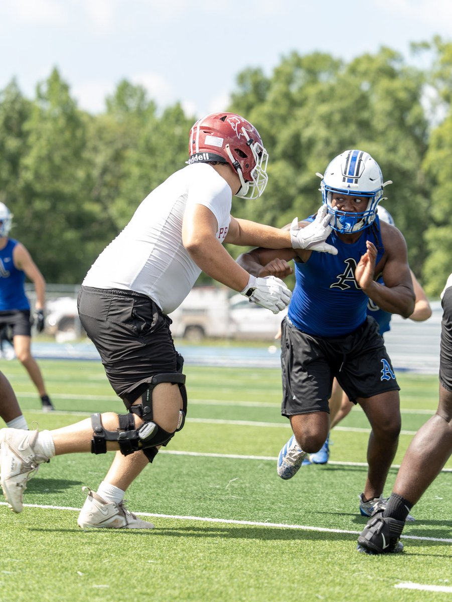 PrattvilleFB's tweet photo. A few snapshots 📸 from a great day of work with @AuburnHighFB !

📷: @noshotdez 

#GoLions 🦁 https://t.co/SOTAddZkPJ