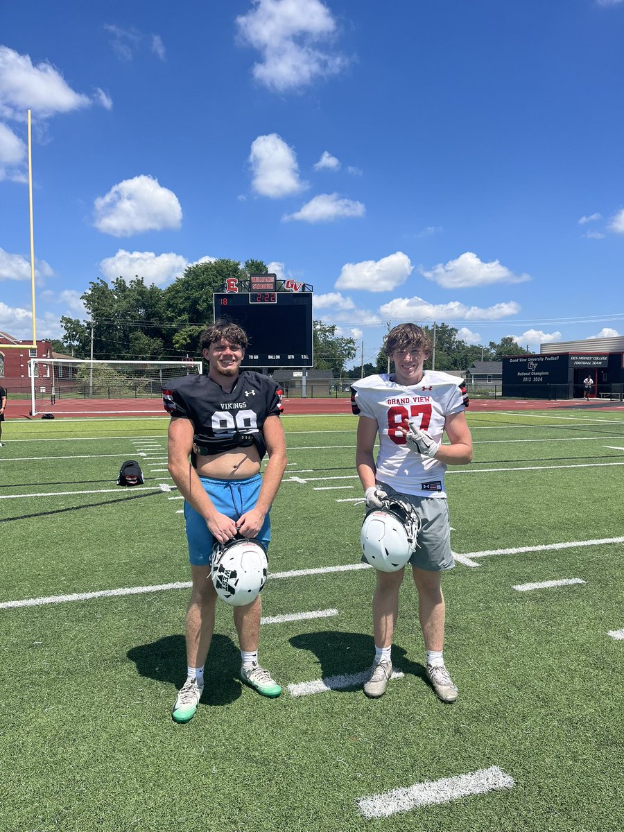 Martin10Brock's tweet photo. Thank you @tommykaesberg for having me out at camp today. Got some decent reps and hope to be back for a game day and stay in touch with your staff!! @JakeMunkwitz @CoachFriz_GV @david_mcenaney @MWWildcatFB https://t.co/Kfm27EESTw
