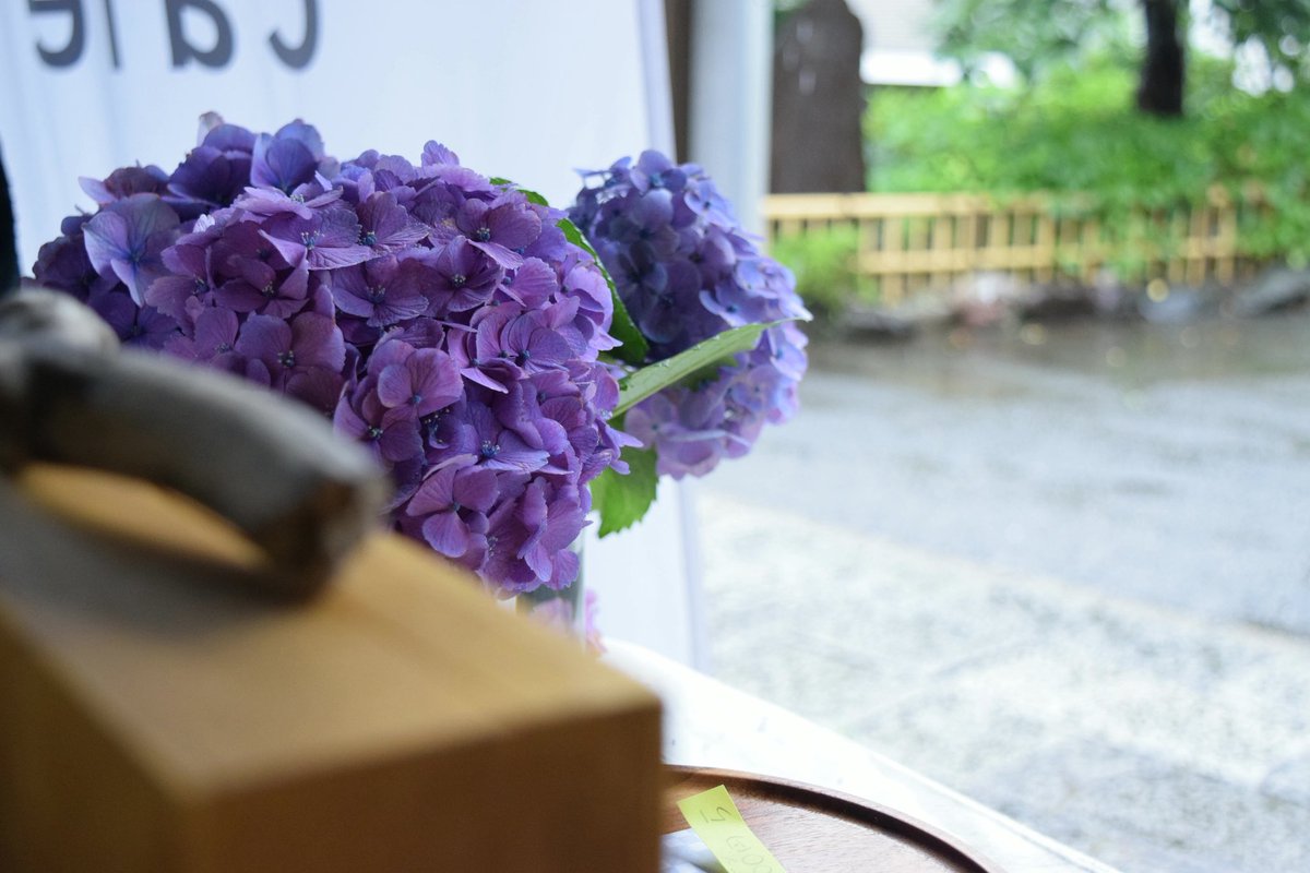 comachihacoplus's tweet photo. 6/28大切な人への贈り物展〜紫陽花〜
来てくださった方、気にかけてくれた方
ありがとうございました♪
小雨降る中、紫陽花日和の開催となりました☺️ https://t.co/4OWSHctKtH