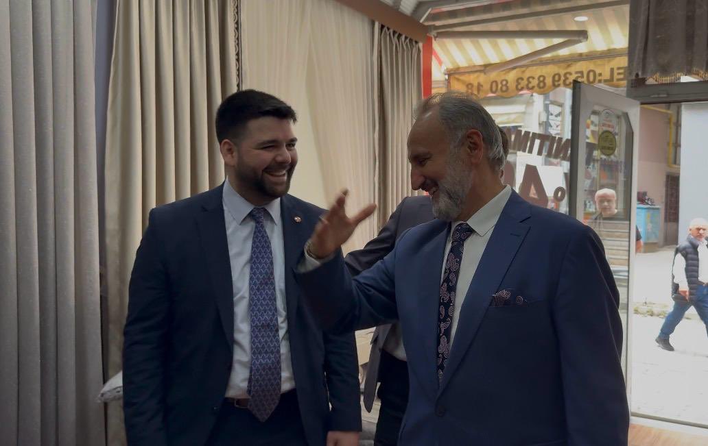 sefaydintr's tweet photo. Yine gülümse yarınlara umutla.. https://t.co/6YPVKai94R