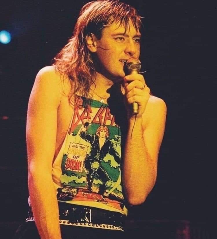 maia ⟡⁎◌ || daily joe elliott tweet media