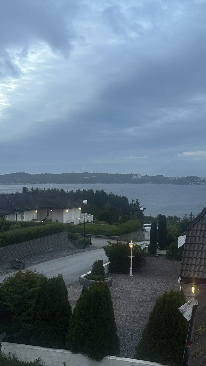 DLadimor's tweet photo. 12 MN. No darkness since I got here. 🥶 https://t.co/jbj5iA060N